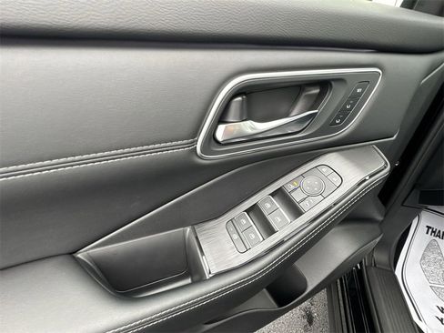 New 2026 Nissan Rogue Platinum w/ Platinum Premium Package image 13