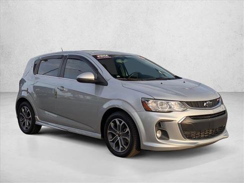Used 2019 Chevrolet Sonic LT image 3