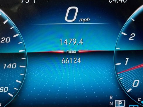 Used 2020 Mercedes-Benz GLE 350 4MATIC image 12