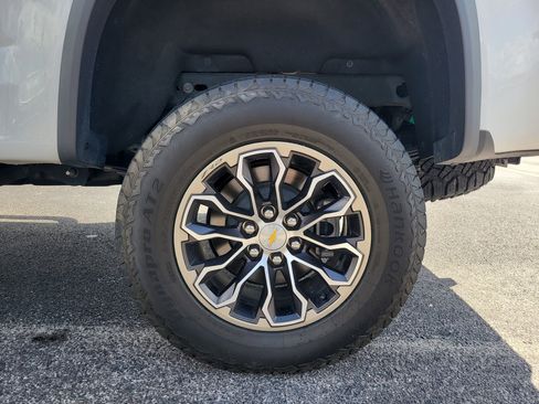 Used 2022 Chevrolet Colorado ZR2 w/ LPO, Power Package image 8