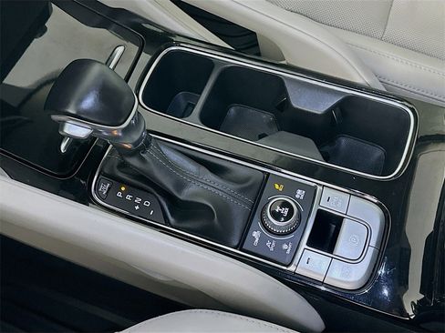 Used 2022 Kia Telluride S image 16