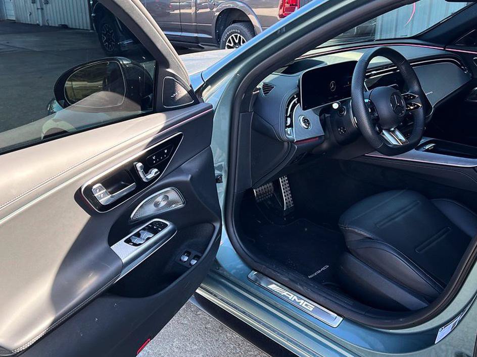 Used 2025 Mercedes-Benz E 53 AMG e 4MATIC Sedan image 7