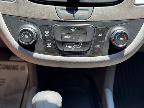 Used 2024 Chevrolet Malibu LS FWD image 16
