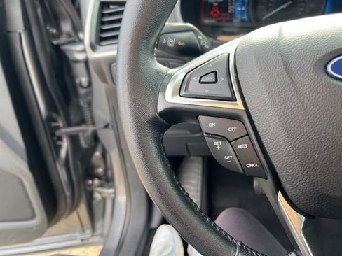 Used 2023 Ford Edge SEL image 16