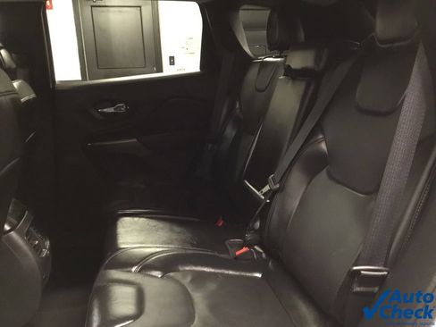Used 2020 Jeep Cherokee Limited AWD/4WD image 32