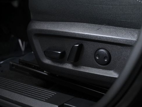 Used 2023 Nissan Rogue SV image 26