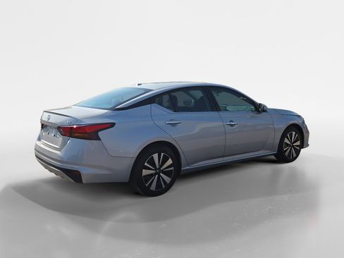 Used 2022 Nissan Altima 2.5 SV FWD image 5
