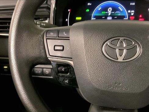 Used 2025 Toyota Camry LE FWD image 19