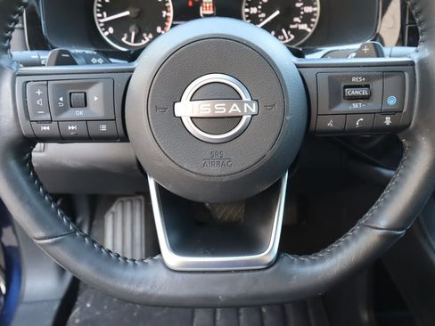 Used 2024 Nissan Pathfinder SV FWD image 12
