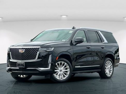 Used 2024 Cadillac Escalade Premium Luxury image 2