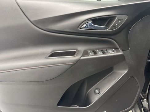 Used 2022 Chevrolet Equinox RS w/ RS Leather Package image 9