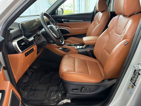 Used 2025 Kia Telluride EX X-Line AWD/4WD image 5