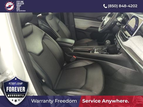 Used 2024 Jeep Compass Latitude AWD/4WD image 34