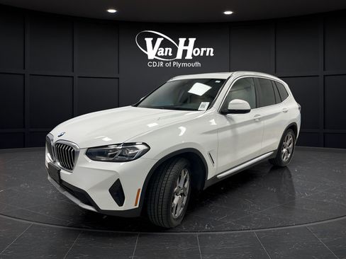 Used 2022 BMW X3 xDrive30i w/ Premium Package 2 (ZPA) AWD/4WD image 3