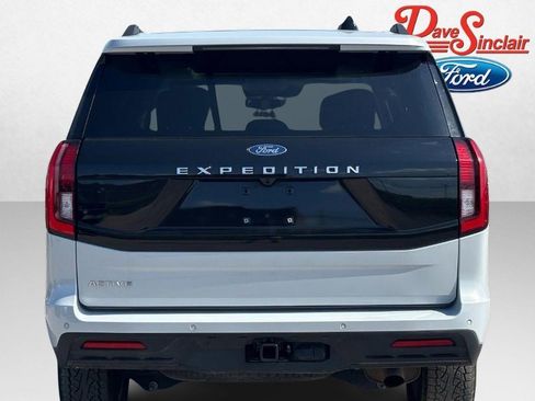 Used 2025 Ford Expedition Active image 8
