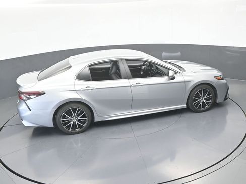 Used 2022 Toyota Camry SE FWD image 49