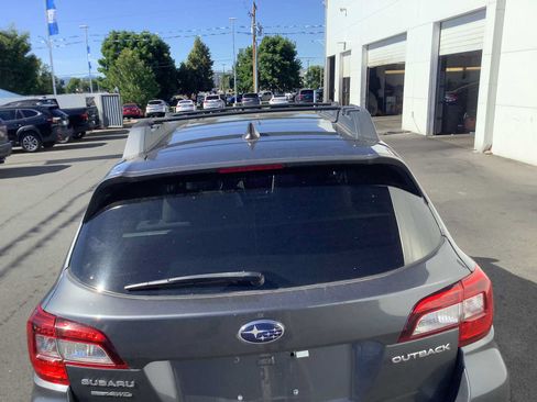 Used 2018 Subaru Outback 2.5i Premium AWD/4WD image 5