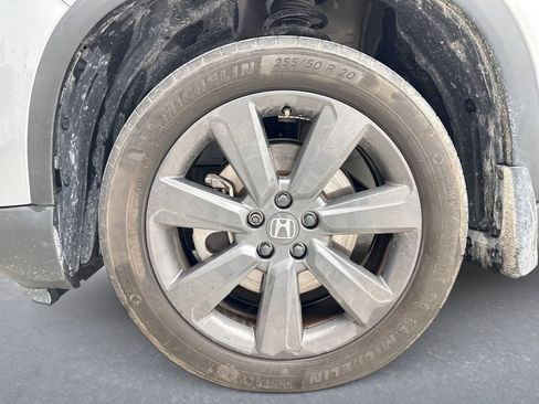 Used 2024 Honda Pilot Sport image 25