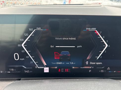 Used 2024 BMW X7 xDrive40i w/ M Sport Package image 19