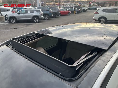 Used 2022 Lincoln Corsair Reserve w/ Elements Package image 39