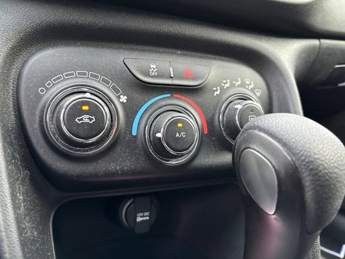 Used 2016 Dodge Dart SE w/ Convenience Group FWD image 14