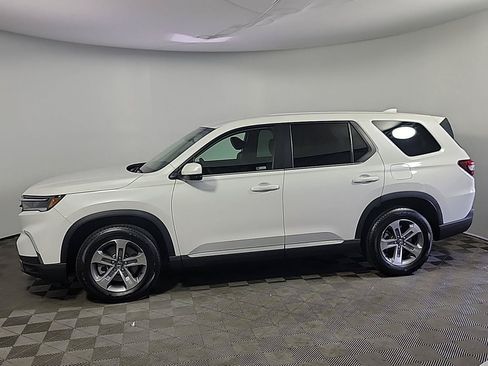 Certified 2025 Honda Pilot EX-L image 9