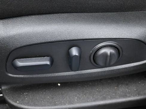 Used 2024 Chevrolet Equinox LT FWD image 12