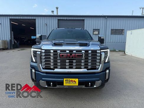 Used 2025 GMC Sierra 2500 Denali w/ Denali Reserve Package AWD/4WD image 2