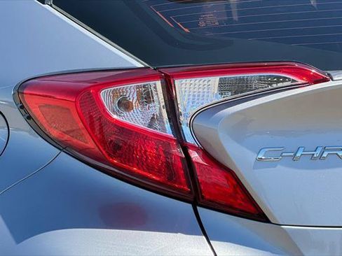 Certified 2020 Toyota C-HR XLE FWD image 31