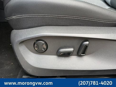 Used 2023 Volkswagen Taos SEL AWD/4WD image 25