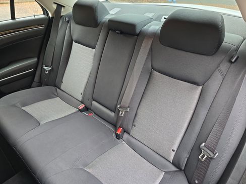 Used 2023 Chrysler 300 Touring w/ Sport Appearance Package image 13