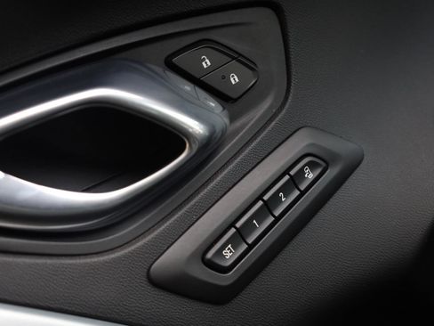 Used 2019 Chevrolet Camaro SS RWD image 40