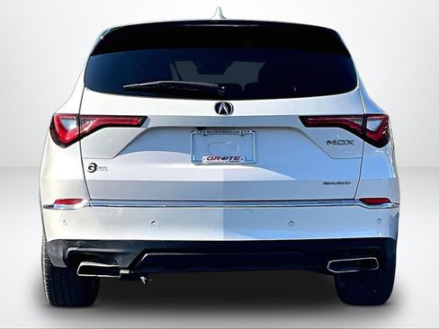 Used 2023 Acura MDX SH-AWD w/ Technology Package image 4