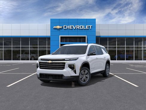 New 2026 Chevrolet Traverse LT w/ Driver Confidence Package AWD/4WD image 8