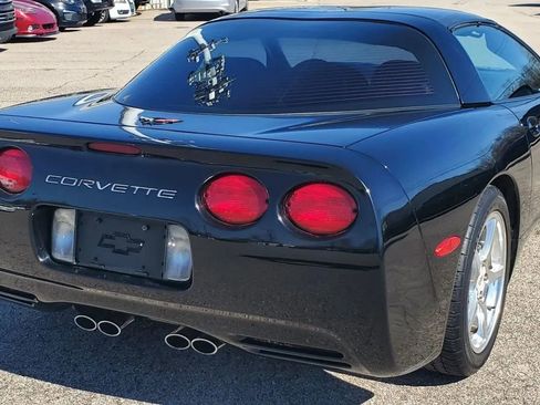 Used 2004 Chevrolet Corvette Coupe w/ Preferred Equipment Group image 7