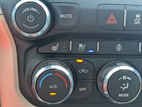 Used 2022 RAM 2500 Laramie AWD/4WD image 22