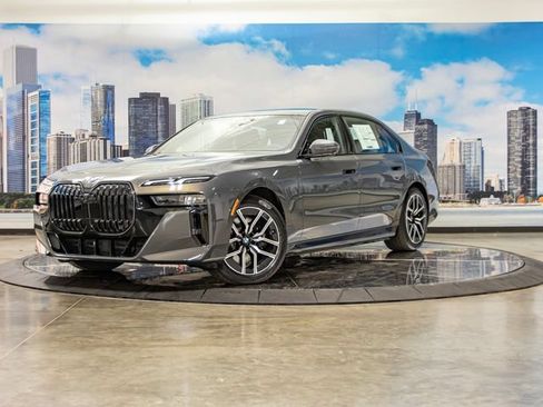 Used 2026 BMW 750e xDrive w/ Autobahn Package AWD/4WD image 2