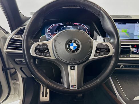 Used 2021 BMW X7 M50i image 12