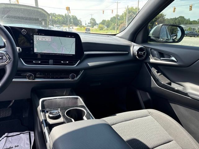 Used 2026 Chevrolet Equinox LT FWD image 23