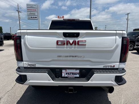 Used 2024 GMC Sierra 2500 AT4 w/ AT4 Preferred Package AWD/4WD image 23