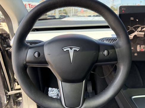 Used 2024 Tesla Model Y Long Range AWD/4WD image 35