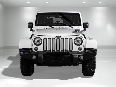 Used 2017 Jeep Wrangler Sahara image 4