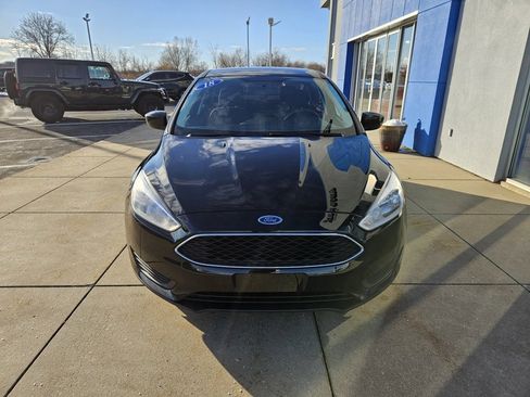 Used 2018 Ford Focus SE image 3