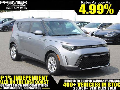 Used 2025 Kia Soul LX w/ LX Technology Package FWD image 1