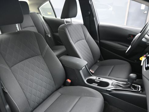 Used 2025 Toyota Corolla LE image 22