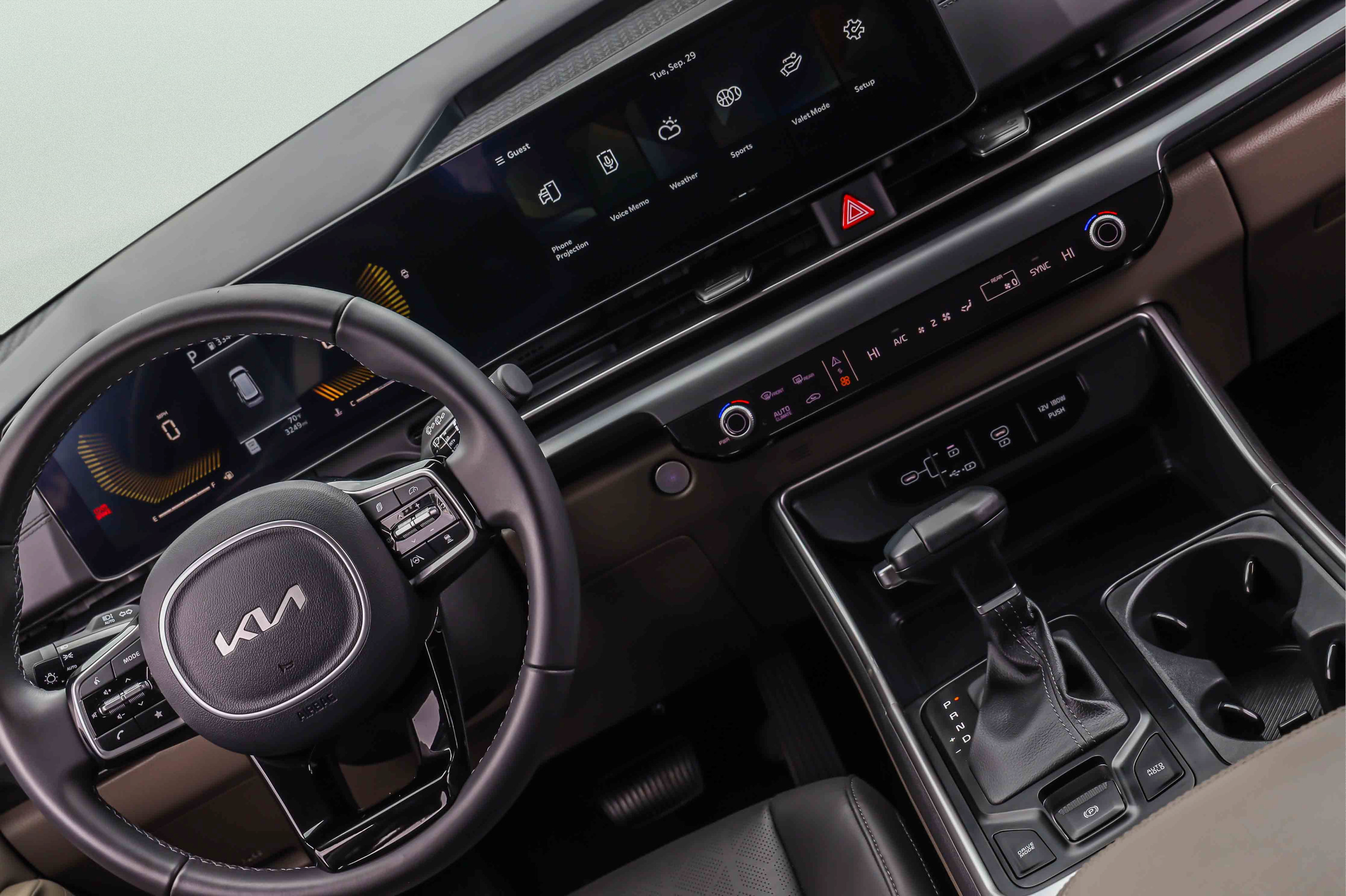 Used 2026 Kia Carnival FWD image 19