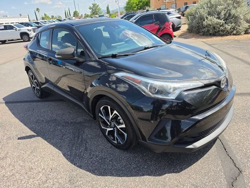 Used 2018 Toyota C-HR XLE FWD image 7
