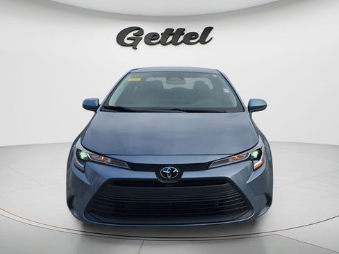 Used 2025 Toyota Corolla LE FWD image 2
