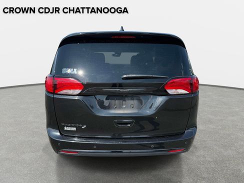 Used 2020 Chrysler Pacifica Touring w/ Advanced Safetytec Group FWD image 4