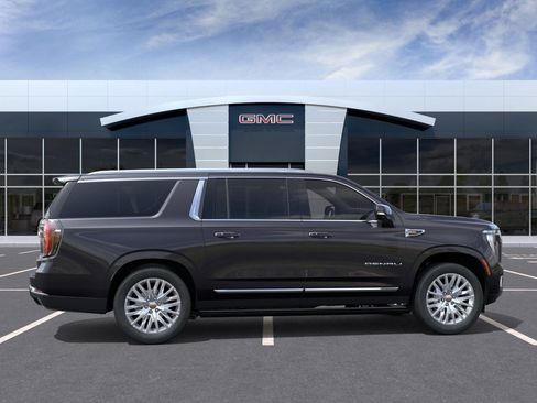 New 2026 GMC Yukon XL Denali w/ Sun & Power Step Package image 18